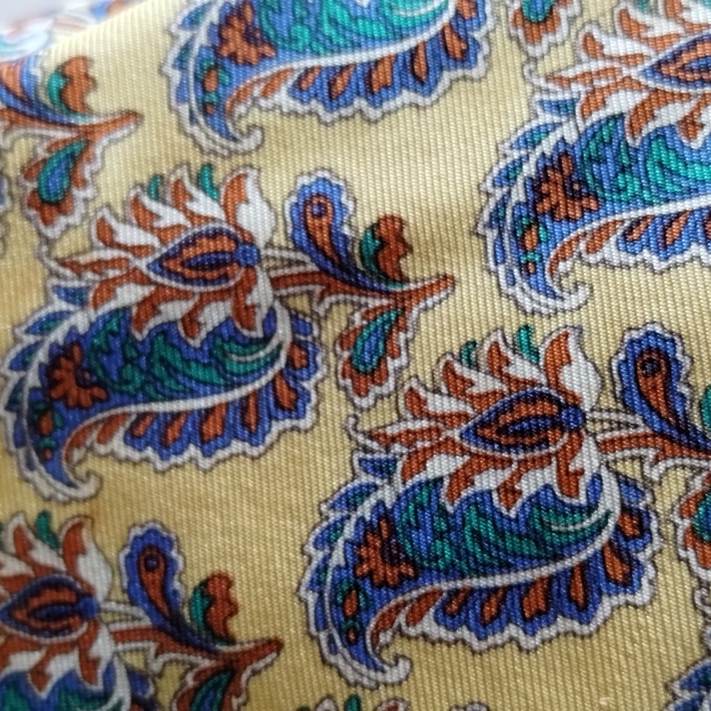 PARIS DESIGNER Loris Azzaro 100% SILK Tie